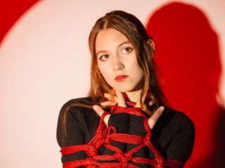 LynetFarr's Perform on live cam Profile Image